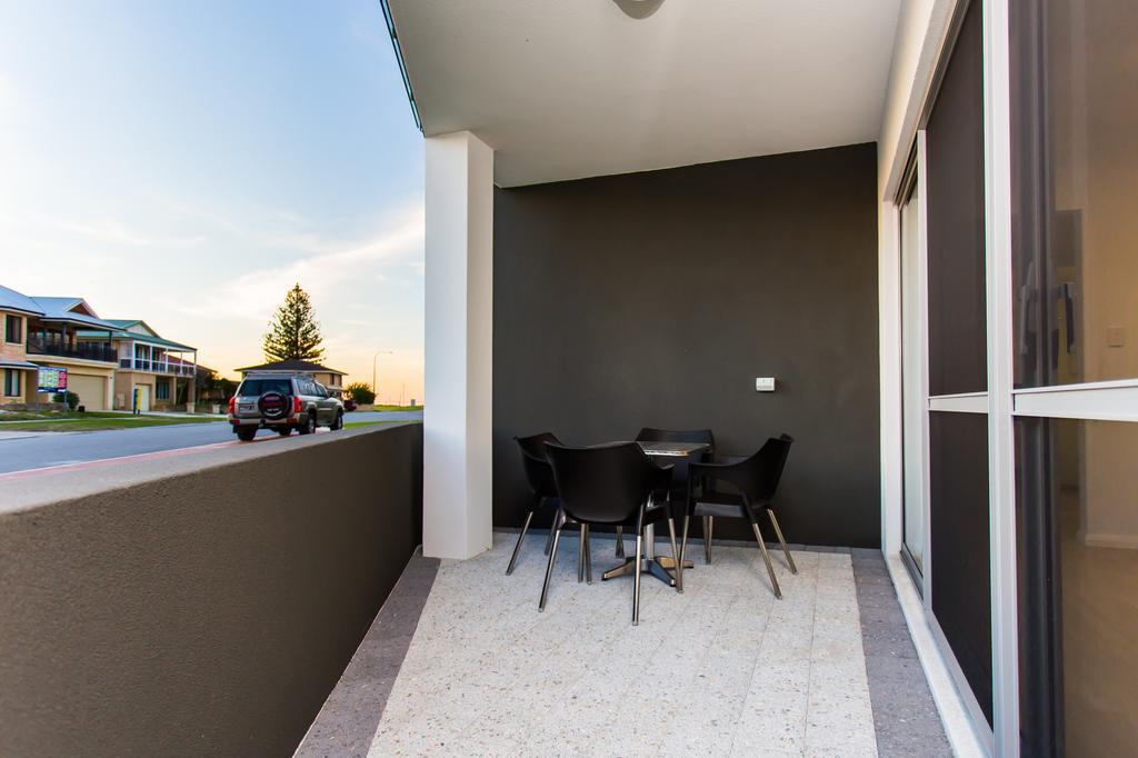 Reflections By Rockingham Apartments Room photo