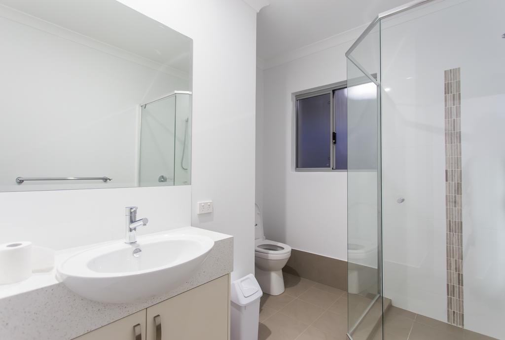 Reflections By Rockingham Apartments Room photo
